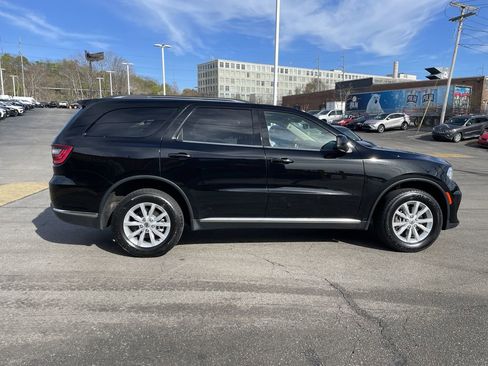 Used 2022 Dodge Durango SXT AWD/4WD image 7