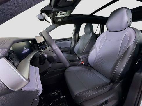 New 2026 Volkswagen Tiguan SE R-Line FWD image 11