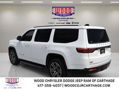 Used 2025 Jeep Wagoneer 4WD image 5