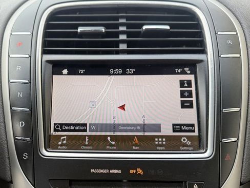 Used 2019 Lincoln Nautilus Reserve image 12