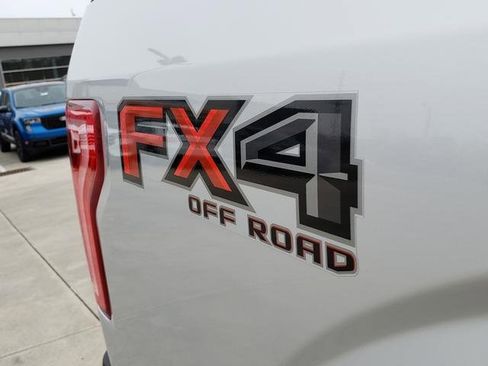 Used 2017 Ford F150 XLT w/ Equipment Group 302A Luxury image 11