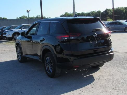 Used 2024 Nissan Rogue S AWD/4WD image 7