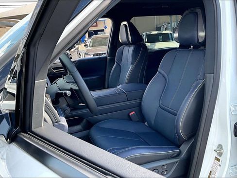 New 2026 INFINITI QX80 4WD image 16