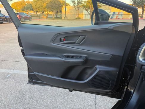 Used 2025 Toyota Prius LE image 20