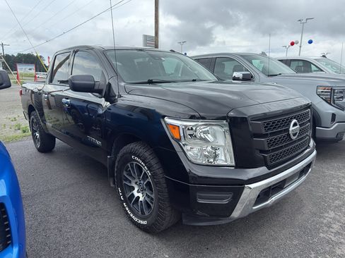 Used 2021 Nissan Titan SV w/ Accessory Utility Package RWD image 3