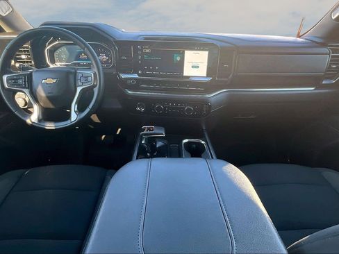 Used 2024 Chevrolet Silverado 1500 LT image 8