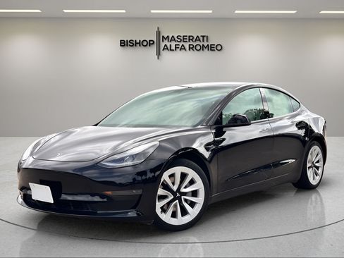 Used 2021 Tesla Model 3 Standard Range Plus RWD image 2