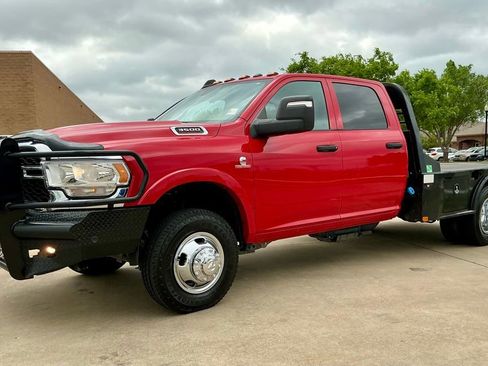 Used 2024 RAM 3500 Tradesman w/ Chrome Appearance Group image 7