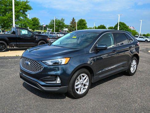 Certified 2024 Ford Edge SEL w/ Convenience Package AWD/4WD image 9