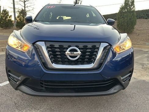 Used 2019 Nissan Kicks SV image 3