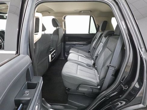 Used 2022 Ford Expedition XLT image 26
