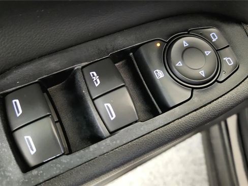 Used 2019 Chevrolet Equinox LT image 31