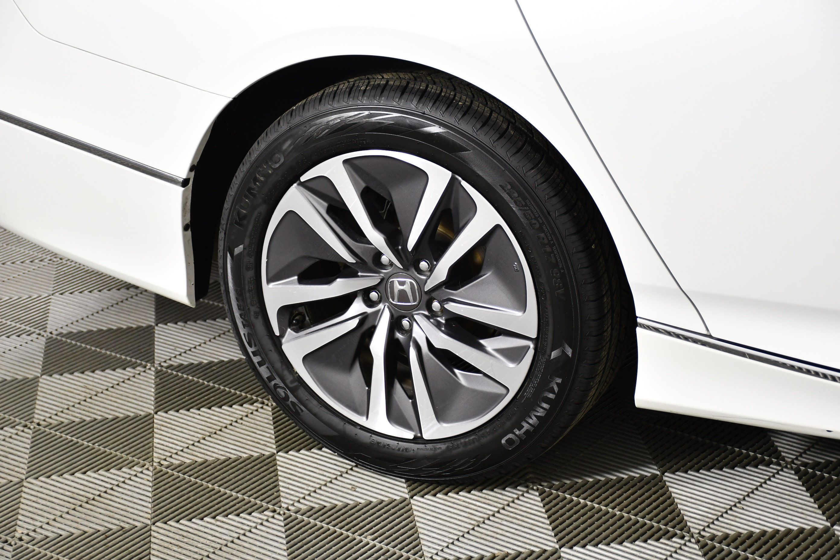 Used 2018 Honda Accord Touring image 54