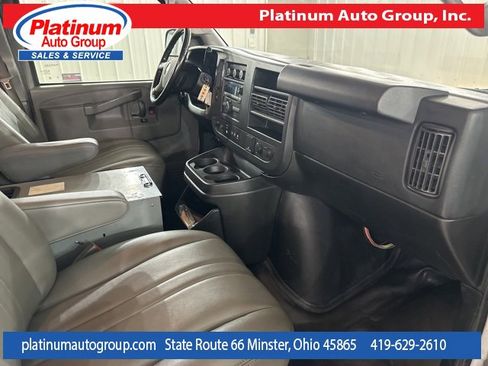 Used 2018 Chevrolet Express 3500 Work Van w/ Driver Convenience Package image 24