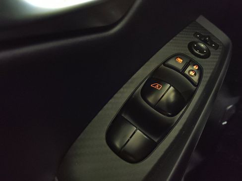 Used 2024 Nissan Sentra SV FWD image 27
