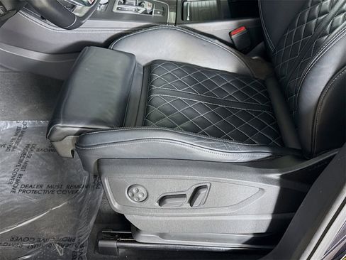 Used 2019 Audi SQ5 Premium Plus w/ Premium Plus Package image 20
