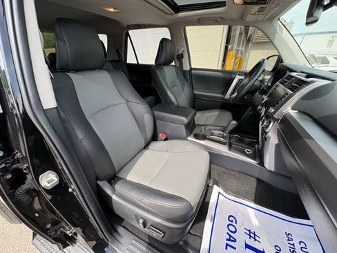 Used 2023 Toyota 4Runner SR5 Premium w/ Moonroof Package RWD image 29