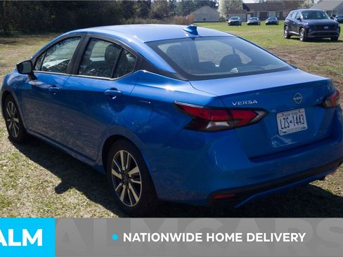 Used 2023 Nissan Versa SV image 4