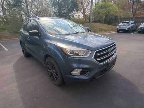 Used 2018 Ford Escape SE w/ SE Sport Appearance Package image 1