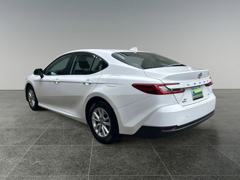 Used 2025 Toyota Camry LE AWD/4WD image 7