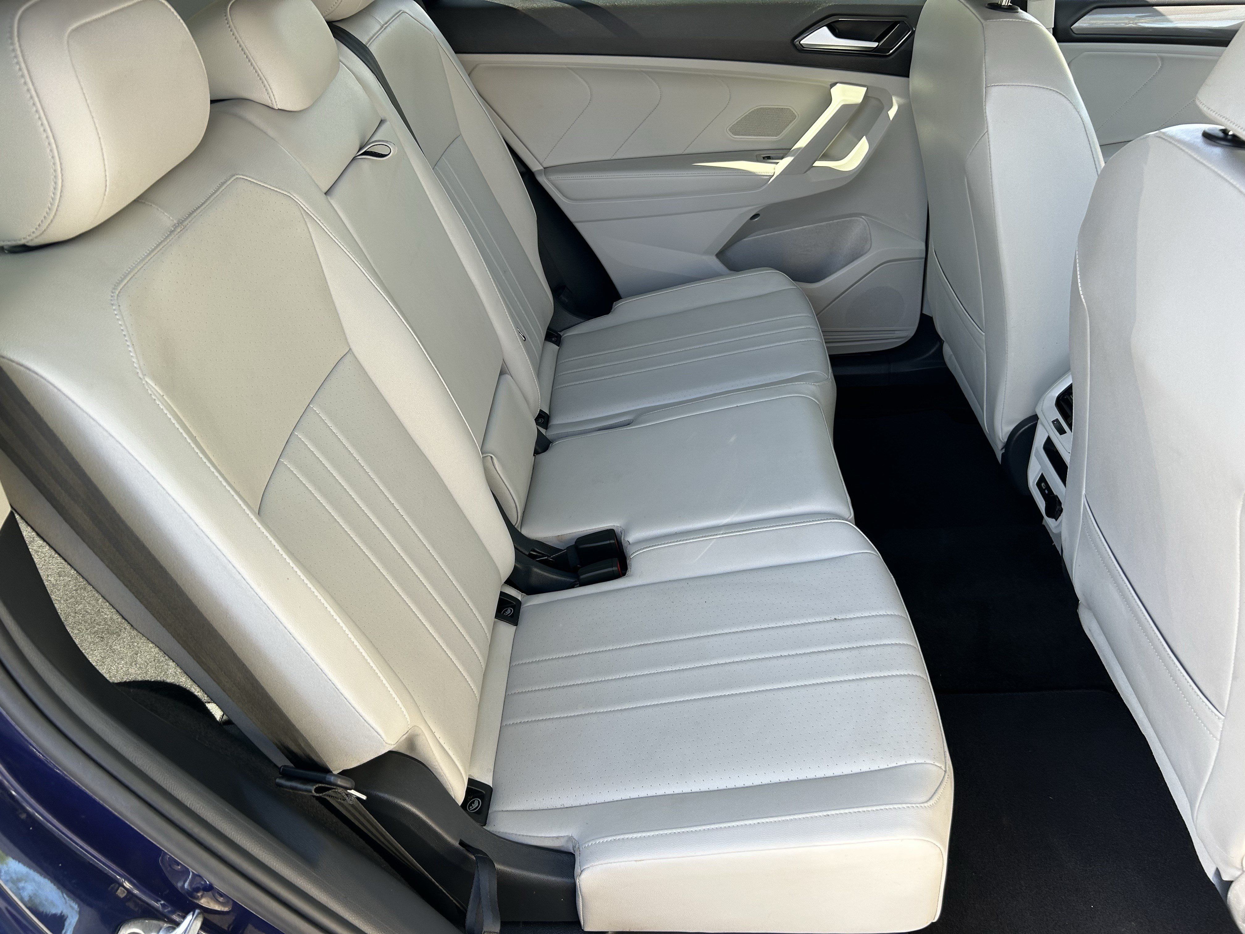Used 2024 Volkswagen Tiguan SE AWD/4WD image 11