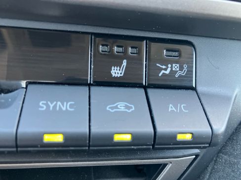 Used 2025 Toyota Camry XLE FWD image 28
