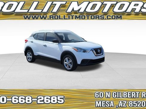 Used 2019 Nissan Kicks S image 1