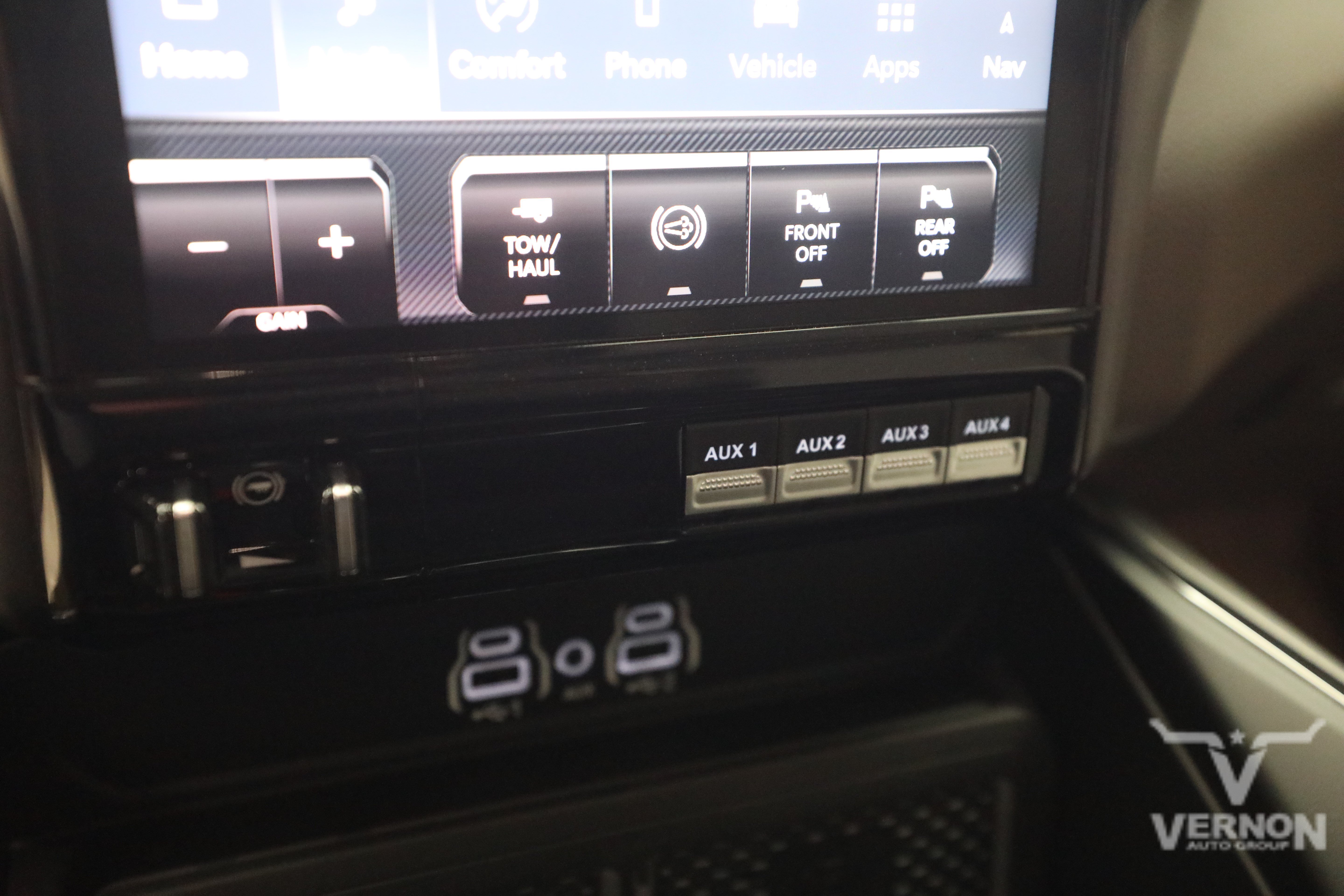 New 2026 RAM 3500 Laramie AWD/4WD image 24