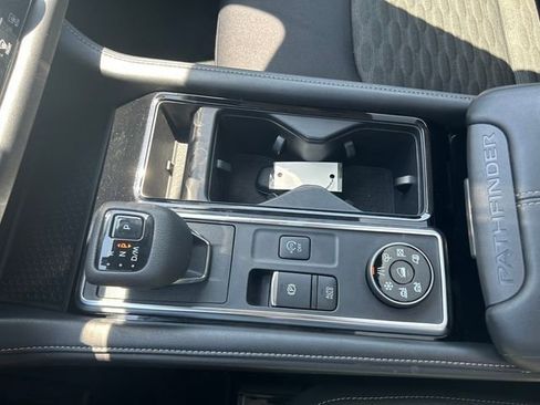 Used 2023 Nissan Pathfinder SV w/ SV Premium Package AWD/4WD image 31