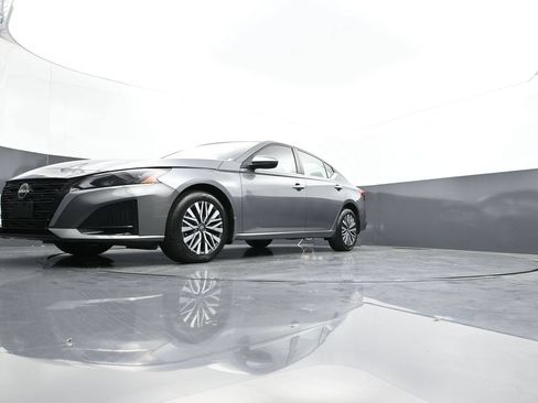 Certified 2023 Nissan Altima 2.5 SV w/ SV Premium Package AWD/4WD image 51