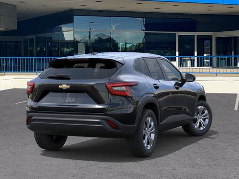 New 2026 Chevrolet Trax LS image 4