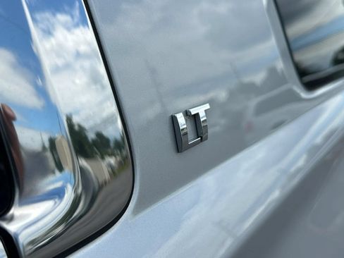 Used 2018 Chevrolet Suburban LT AWD/4WD image 26
