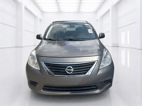 Used 2012 Nissan Versa SV FWD image 6