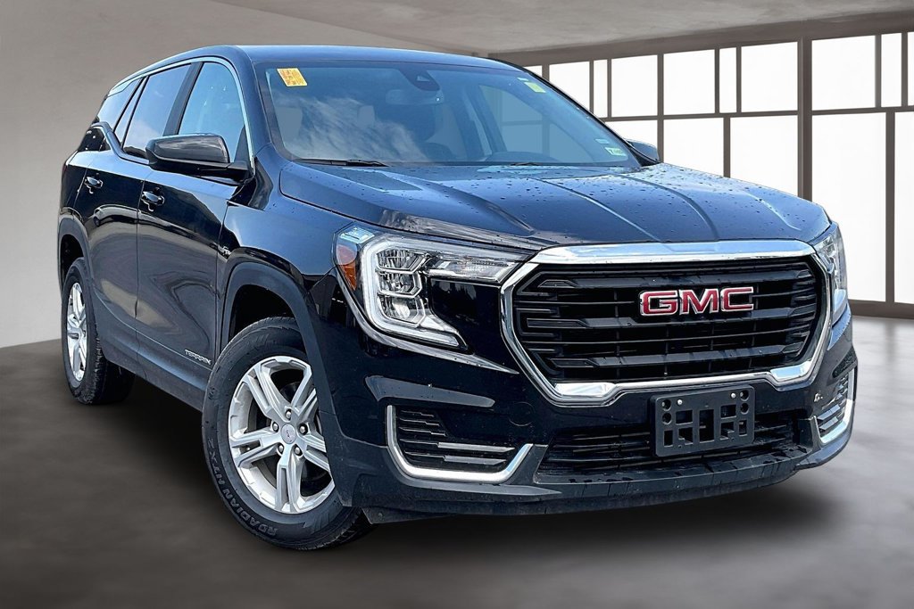 Used 2024 GMC Terrain SLE AWD/4WD image 3