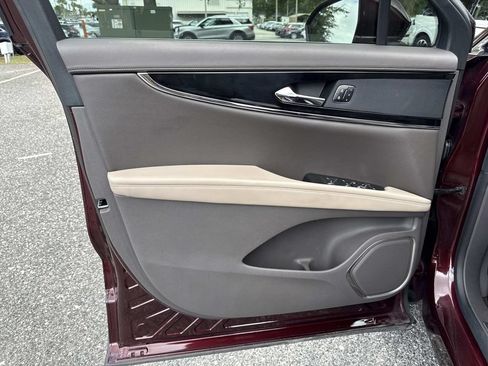 Certified 2023 Lincoln Nautilus AWD w/ Premium Package image 18
