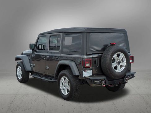 Used 2018 Jeep Wrangler Unlimited Sport S image 4