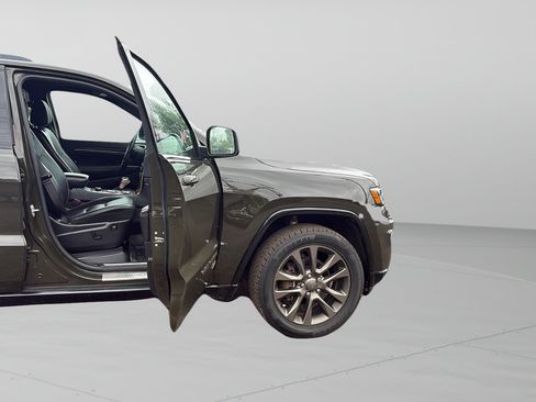 Used 2016 Jeep Grand Cherokee Limited 75th Anniversary AWD/4WD image 21