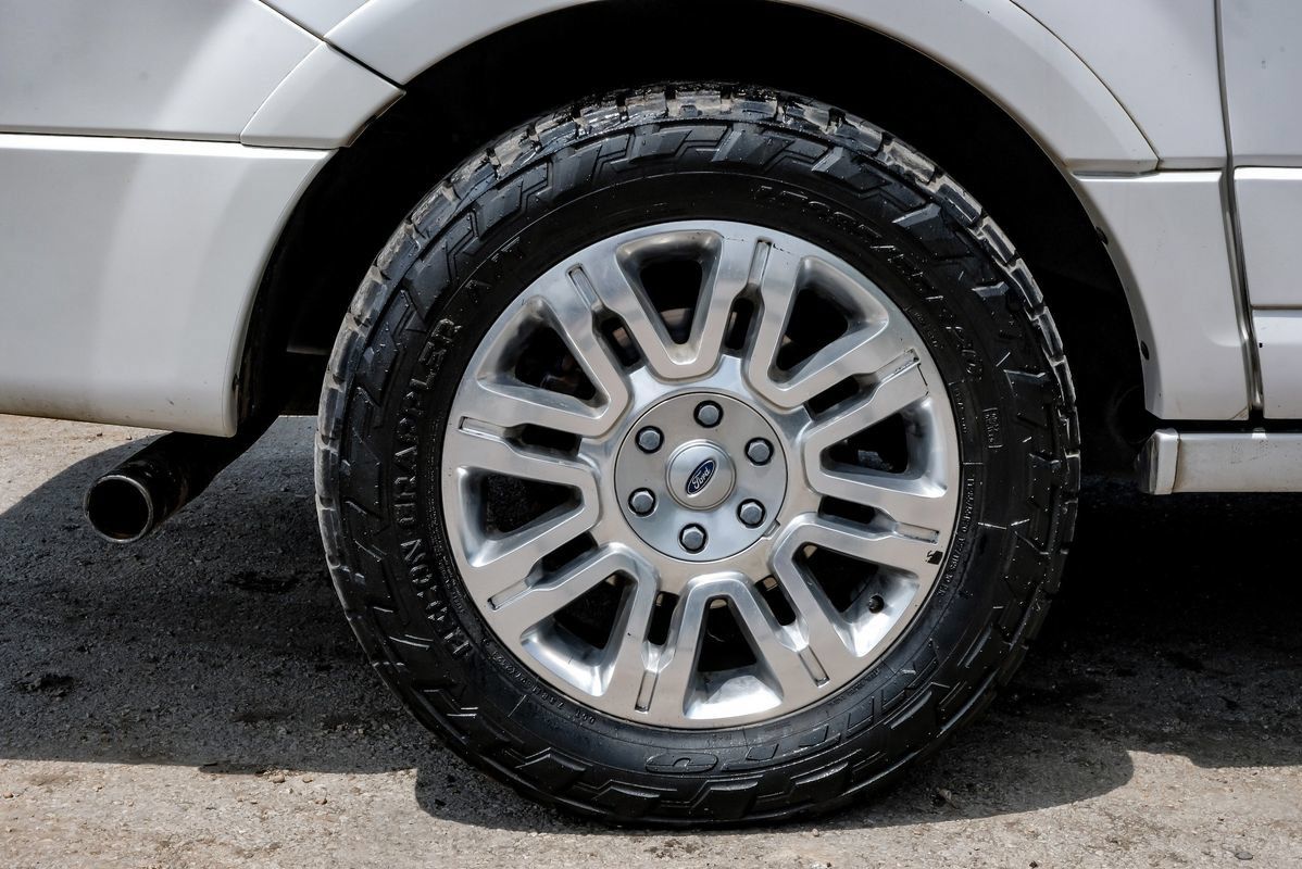 Used 2014 Ford Expedition EL Limited w/ Equipment Group 301A AWD/4WD image 59