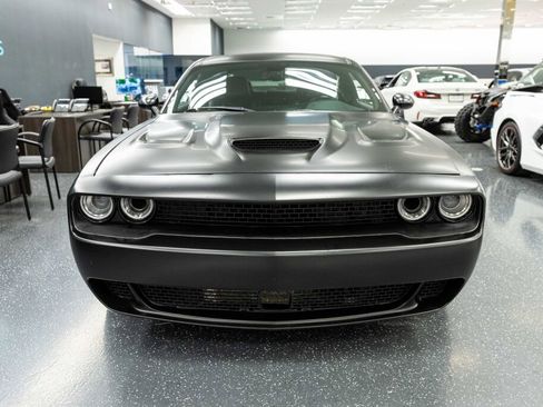 Used 2018 Dodge Challenger SRT Hellcat image 3