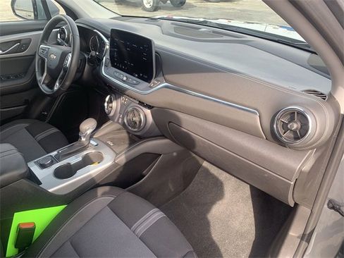Certified 2025 Chevrolet Blazer LT w/ Convenience Package image 28