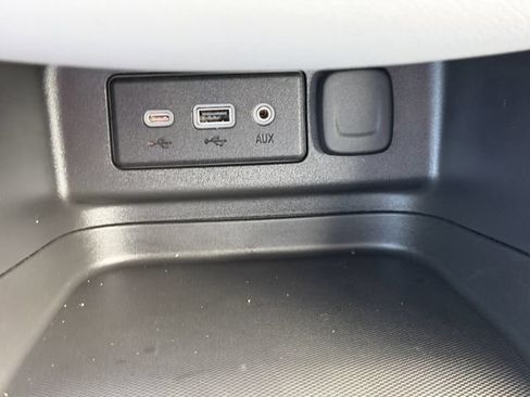 Used 2024 Chevrolet Equinox LS FWD image 27