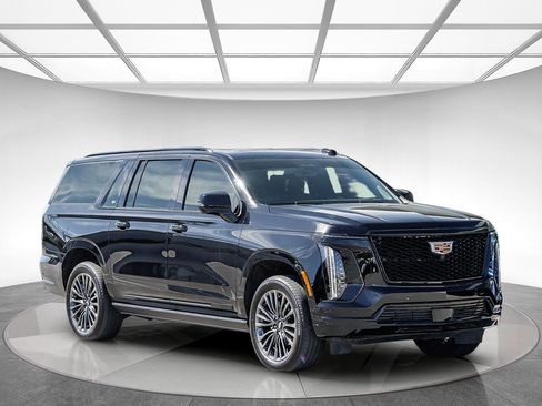 Used 2025 Cadillac Escalade ESV Sport Platinum w/ LPO, Floor Liner Package image 5