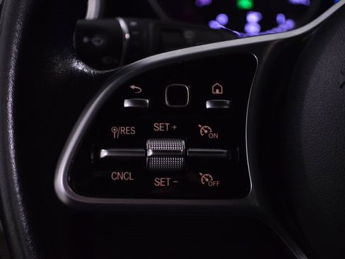 Used 2021 Mercedes-Benz GLC 300 4MATIC image 21