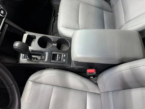 Used 2019 Subaru Outback 2.5i Limited AWD/4WD image 32