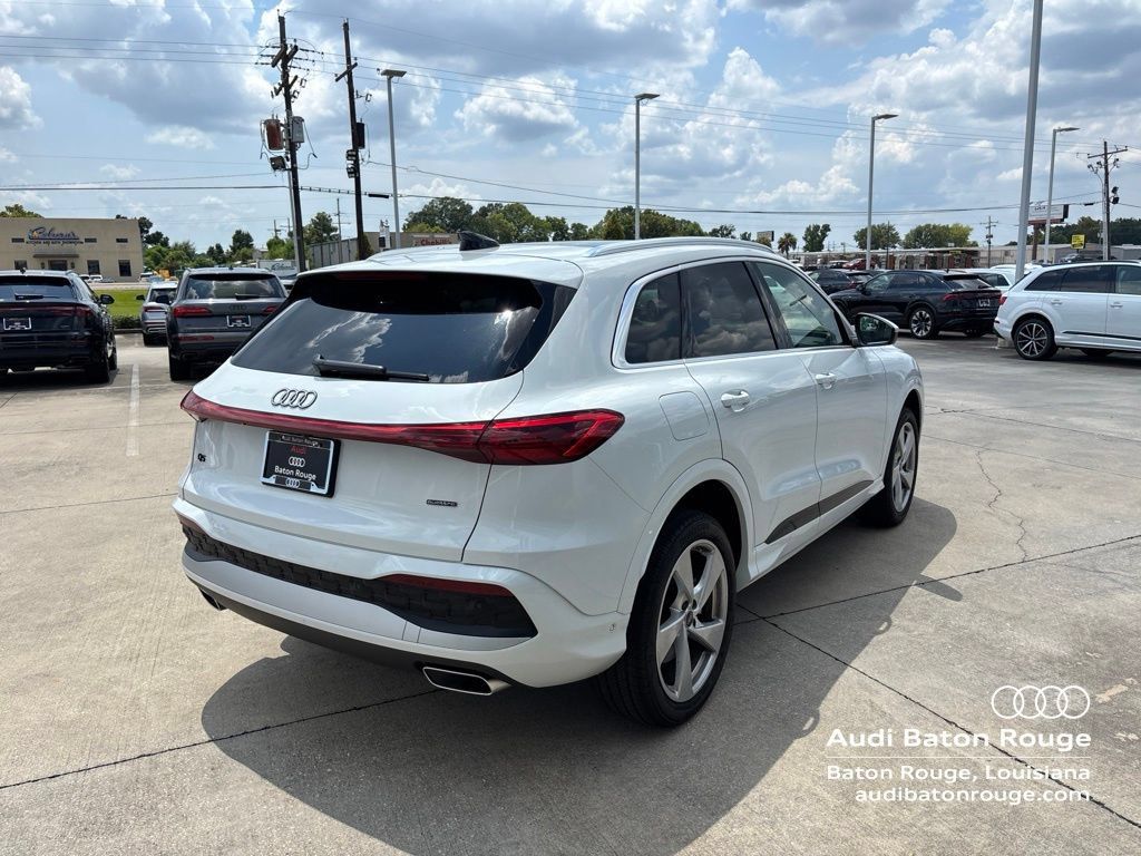 Used 2025 Audi Q5 Premium Plus w/ Premium Plus AWD/4WD image 5