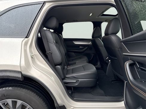 Used 2025 MAZDA CX-90 3.3 Turbo w/ Preferred Package image 11