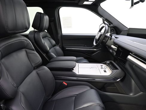 New 2026 Lincoln Navigator L Reserve w/ Jet Appearance Package AWD/4WD image 16