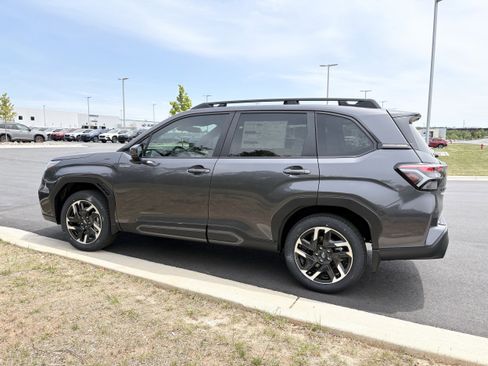 New 2026 Subaru Forester Touring AWD/4WD image 5