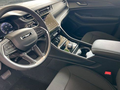 New 2025 Jeep Grand Cherokee Laredo X w/ Luxury Tech Group I image 10