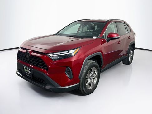 Used 2023 Toyota RAV4 XLE AWD/4WD image 3